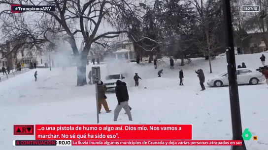 Agentes del ICE sacan sus armas y detienen a los activistas que les grababan en Minneapolis Agentes del ICE sacan sus armas y detienen a los activistas que les grababan en Minneapolis
