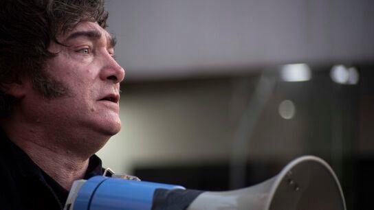 (Foto de ARCHIVO)
December 12, 2025, Cordoba Capital, Cordoba, ARGENTINA: Argentine President Javier Milei, along with his sister Karina Milei, head of the political party La Libertad Avanza (LLA), toured the city of Cordoba as part of the Tour of Gratitude, an event to thank voters for their electoral support in the province and to consolidate the party structure in a key district for the ruling party.
Europa Press/Contacto/Daniel Bustos
12/12/2025 ONLY FOR USE IN SPAIN