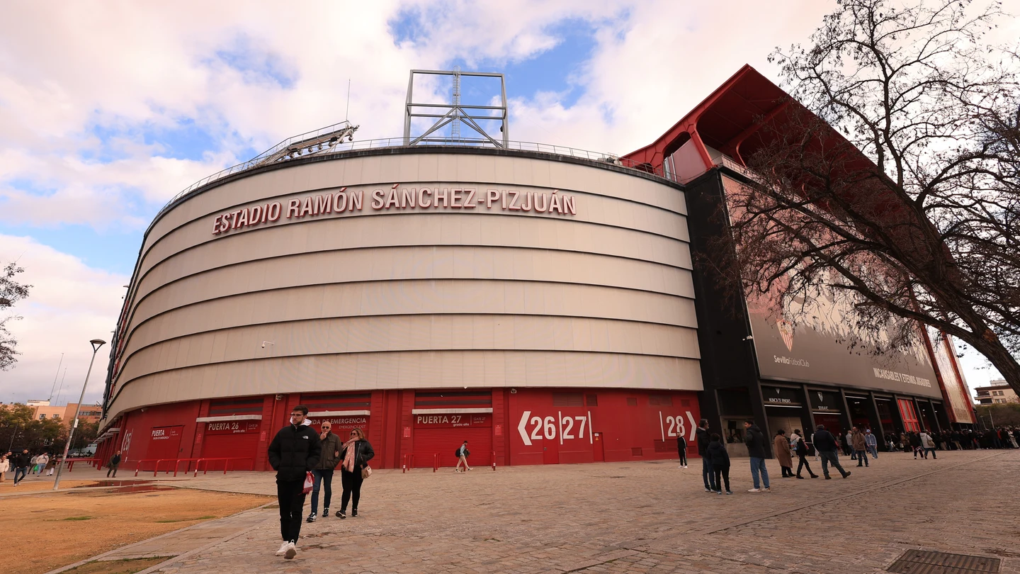 Estadio Ramón Sánchez Pizjuán Estadio Ramón Sánchez Pizjuán