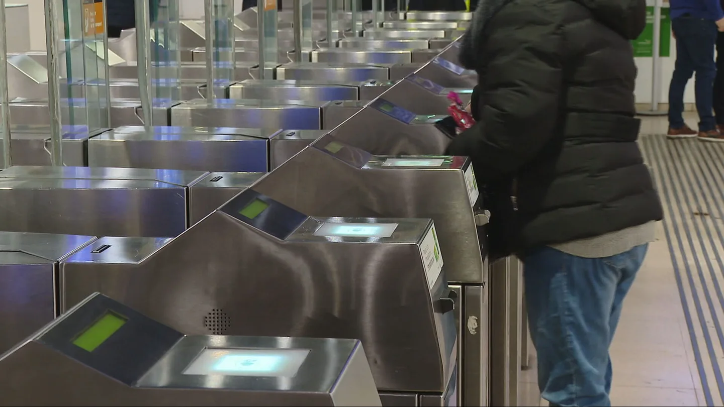 Viajeros afectados de Rodalies aseguran tener ansiedad por las demoras y cancelaciones. Viajeros afectados de Rodalies aseguran tener ansiedad por las demoras y cancelaciones.