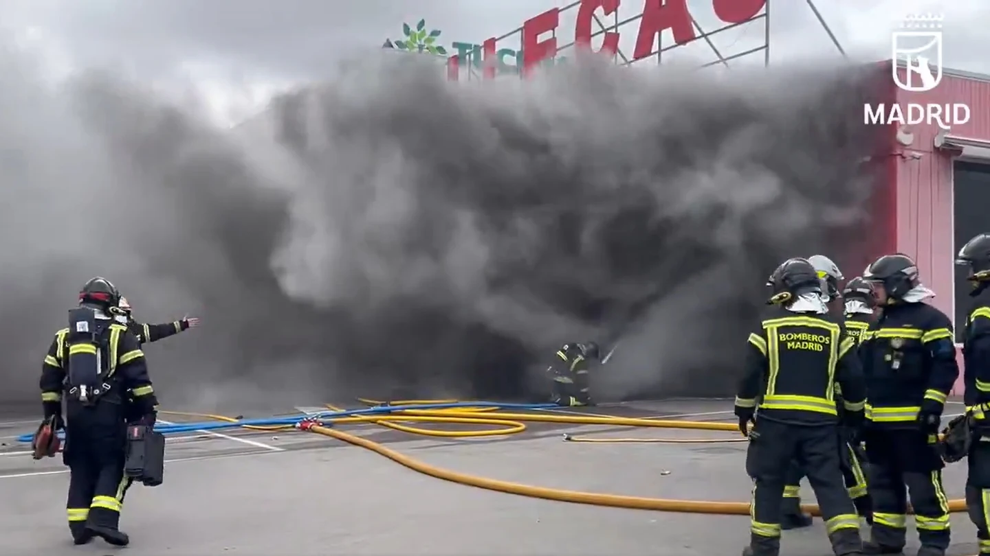 Incendio en un bazar de Madrid Incendio en un bazar de Madrid