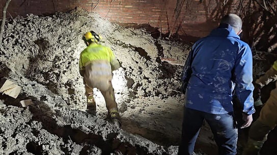 Derrumbe de un muro en Canena, Ja&eacute;n, donde un hombre ha resultado herido.