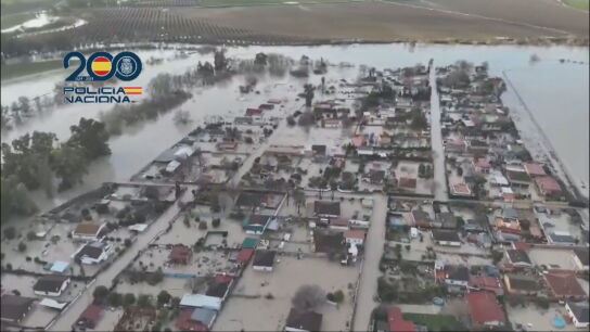 Las impactantes im&aacute;genes de la crecida del Guadalquivir: casas inundadas y calles anegadas en C&oacute;rdoba