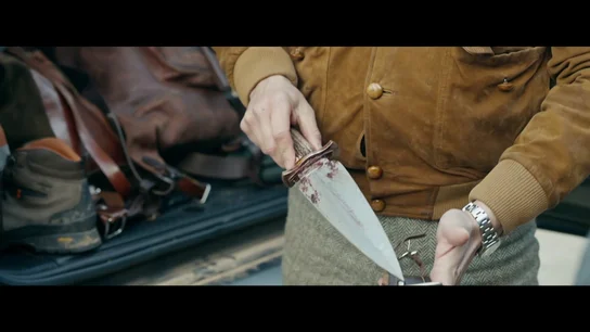 Un cazador de una finca de lujo explica a Jalis de la Serna cómo usa el cuchillo: "Tenemos la función de dar una muerte limpia" Un cazador de una finca de lujo explica a Jalis de la Serna cómo usa el cuchillo: "Tenemos la función de dar una muerte limpia"