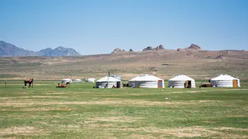 Yurtas en la estepa de Mongolia Yurtas en la estepa de Mongolia