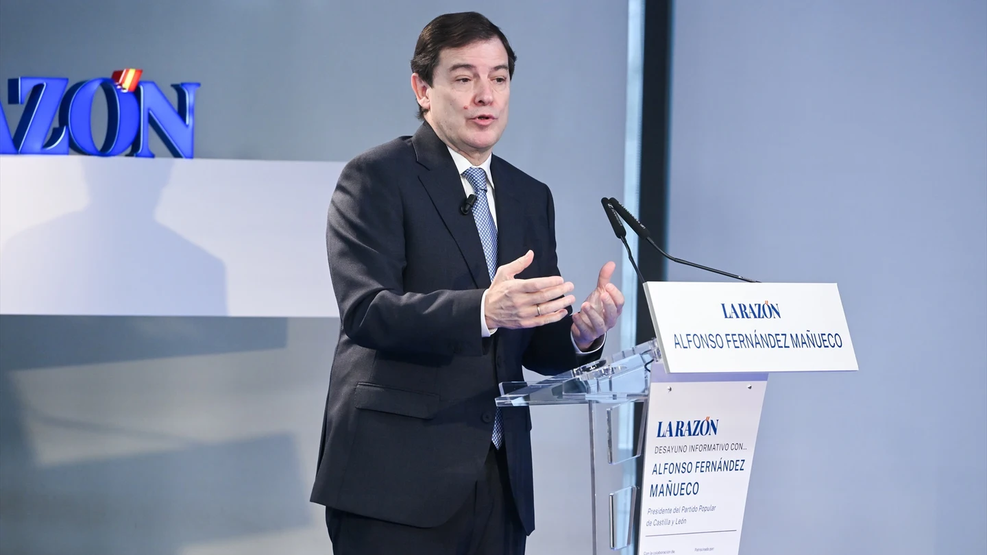 Mañueco se niega a volver a gobernar con Vox en plena seducción del PP a los de Abascal: "Fueron un fracaso" Mañueco se niega a volver a gobernar con Vox en plena seducción del PP a los de Abascal: "Fueron un fracaso"