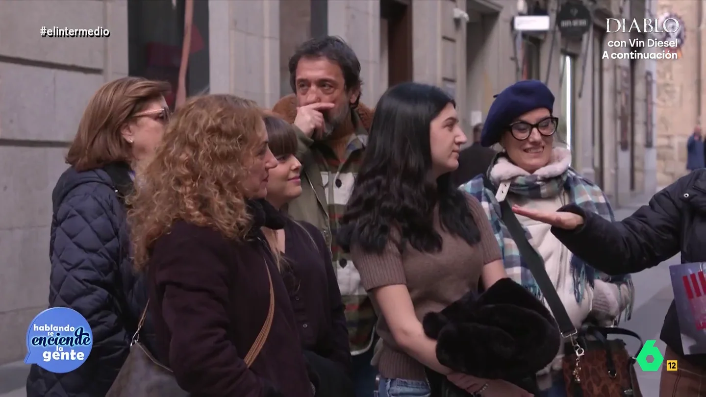 Una joven defiende prohibir las redes sociales a los menores: "Con 13 años veía famosas y decía, 'mamá, quiero tener su cuerpo'" Una joven defiende prohibir las redes sociales a los menores: "Con 13 años veía famosas y decía, 'mamá, quiero tener su cuerpo'"
