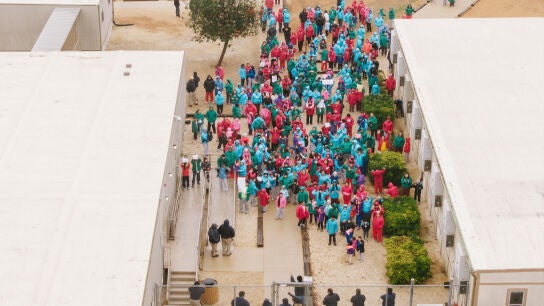 Detenidos en el centro de detenci&oacute;n de migrantes en Dilley, Texas.