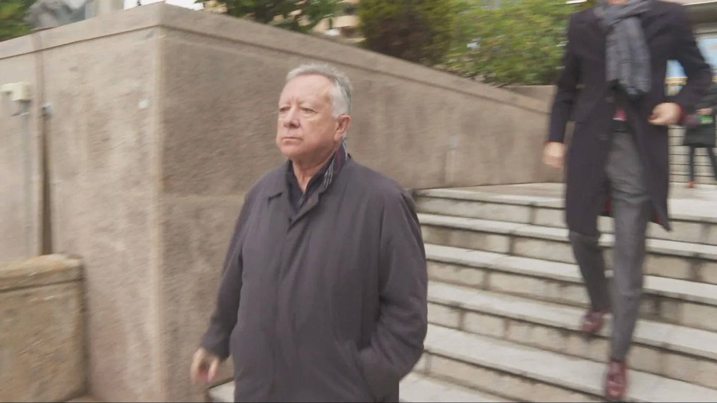 Macrojuicio contra el "estafador de los pobres" para el que piden más de cinco años de cárcel por engañar a una treintena de familias vulnerables Macrojuicio contra el "estafador de los pobres" para el que piden más de cinco años de cárcel por engañar a una treintena de familias vulnerables