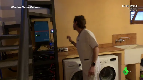 El ingenioso método de un peluquero para aprovechar la energía de sus placas solares: "Me ha cambiado la vida" El ingenioso método de un peluquero para aprovechar la energía de sus placas solares: "Me ha cambiado la vida"