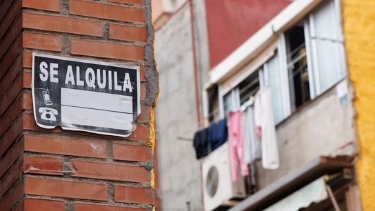 Imagen de archivo. Cartel de 'se alquila'. Imagen de archivo. Cartel de 'se alquila'.