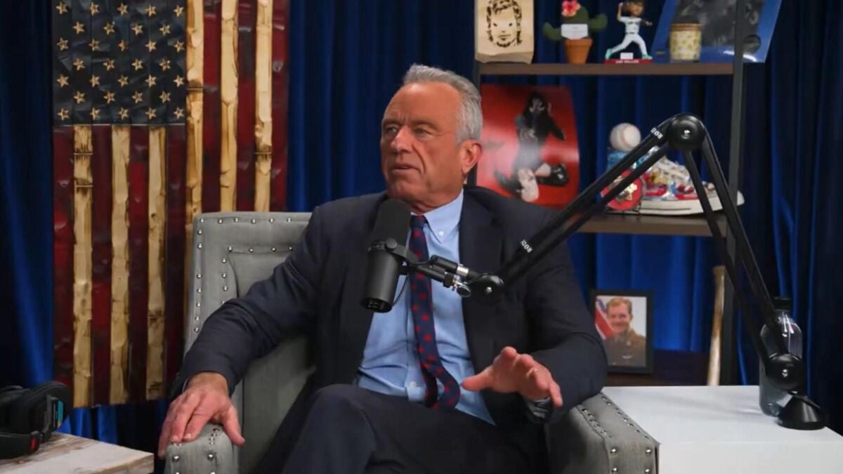 Robert F. Kennedy Jr. admite haber consumido cocaína "sobre los asientos de los inodoros"