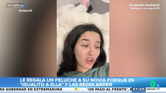 El patinazo de un novio con el regalo de San Valentín desata las risas en redes: "Dijo que le recordaba a mí" El patinazo de un novio con el regalo de San Valentín desata las risas en redes: "Dijo que le recordaba a mí"