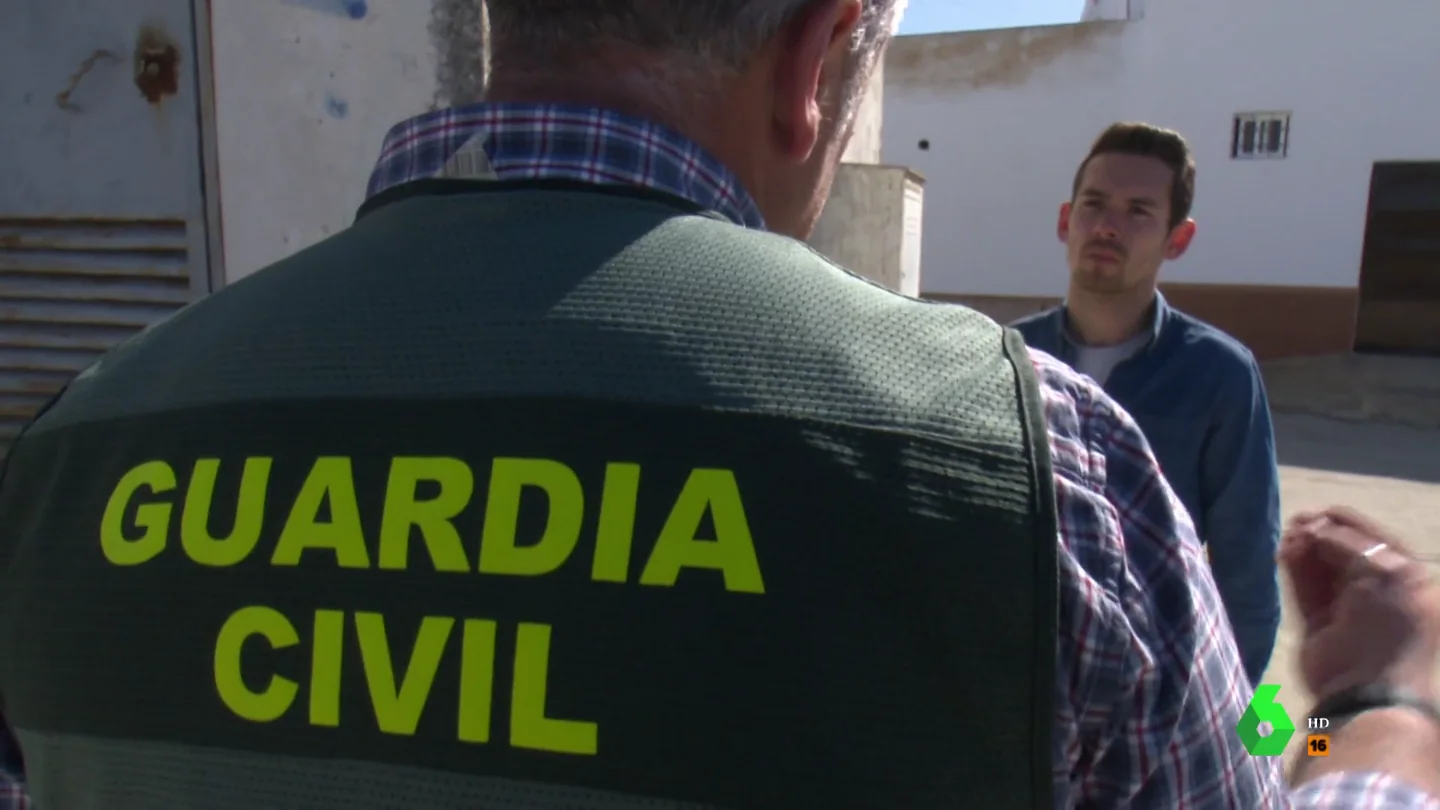 Un guardia civil, sobre la primera gran operación contra el clan de 'Los Piños': "Consumían más luz que todo el hospital comarcal" Un guardia civil, sobre la primera gran operación contra el clan de 'Los Piños': "Consumían más luz que todo el hospital comarcal"
