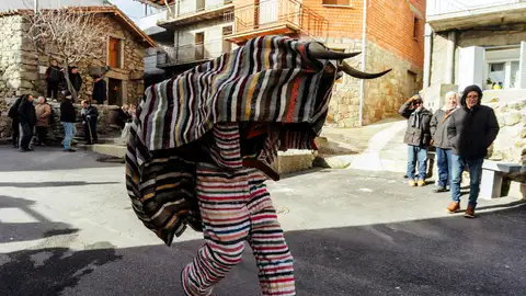 Navalosa celebra el Domingo Gordo de Carnaval, con sus ancestrales 'Cucurrumachos', una fiesta declarada de Interés Turístico Regional Navalosa celebra el Domingo Gordo de Carnaval, con sus ancestrales 'Cucurrumachos', una fiesta declarada de Interés Turístico Regional