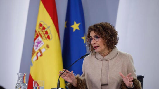 La vicepresidenta primera y ministra de Hacienda, Mar&iacute;a Jes&uacute;s Montero