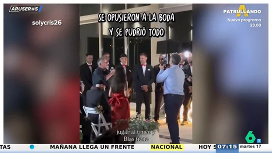 Interrumpen el "que hable ahora o calle para siempre" en una boda para negociar fútbol y cartas Interrumpen el "que hable ahora o calle para siempre" en una boda para negociar fútbol y cartas