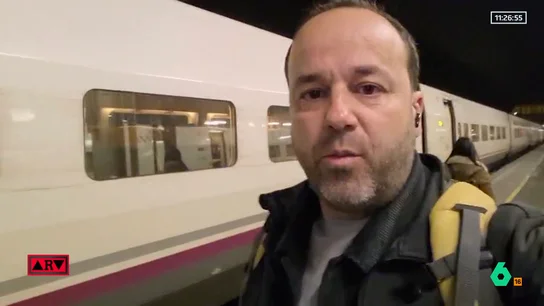 Juanjo Cuéllar se sube al primer tren Sevilla-Madrid en la reapertura del servicio Juanjo Cuéllar se sube al primer tren Sevilla-Madrid en la reapertura del servicio