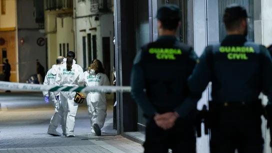 Agentes de la Guardia Civil acceden a lugar del crimen en Xilxes (Castellón). Agentes de la Guardia Civil acceden a lugar del crimen en Xilxes (Castellón).