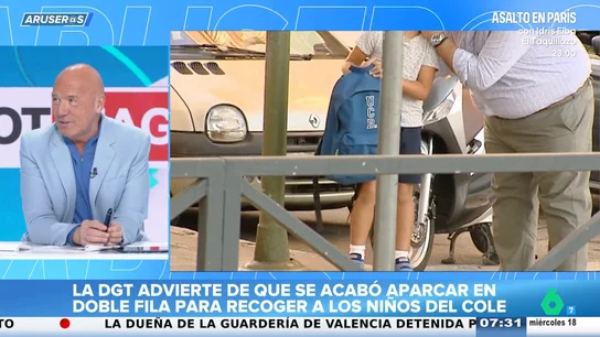 Alfonso Arús reacciona a las nuevas multas de la DGT por aparcar en doble fila al recoger a los niños en el cole: "A veces no hay otra opción" Alfonso Arús reacciona a las nuevas multas de la DGT por aparcar en doble fila al recoger a los niños en el cole: "A veces no hay otra opción"