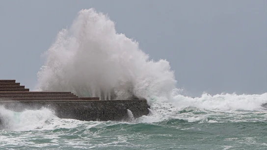 Imagen de archivo. Fuerte oleaje en San Sebastián. Imagen de archivo. Fuerte oleaje en San Sebastián.
