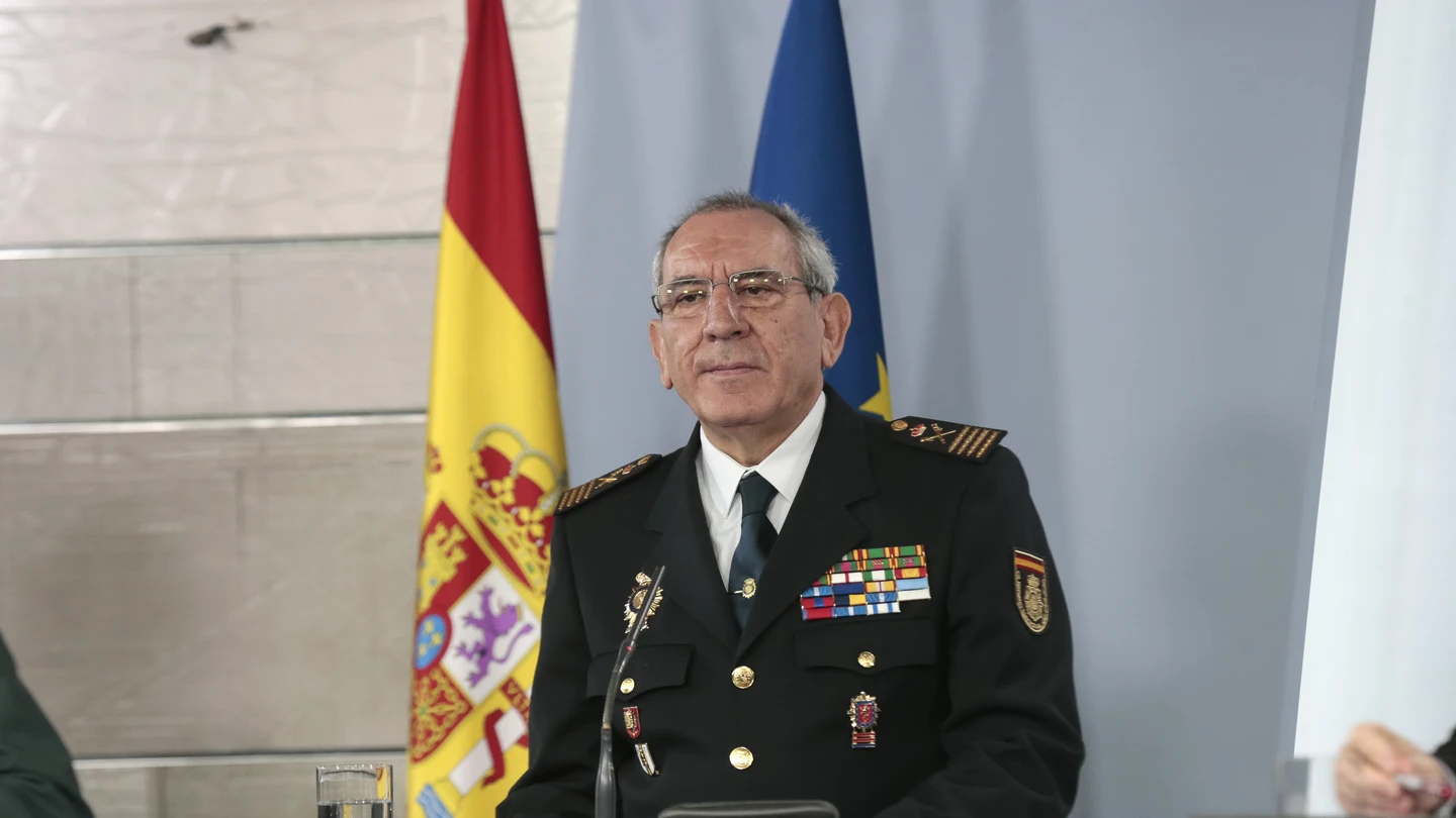 Los mensajes amenazantes del DAO de la Policía Nacional a su víctima que refleja la querella: "Estás gilipollas" Los mensajes amenazantes del DAO de la Policía Nacional a su víctima que refleja la querella: "Estás gilipollas"