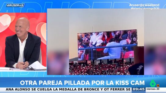 Alfonso Ar&uacute;s comenta la nueva pillada en la 'kiss cam' "a lo Coldplay": "Los reconocen seguro"