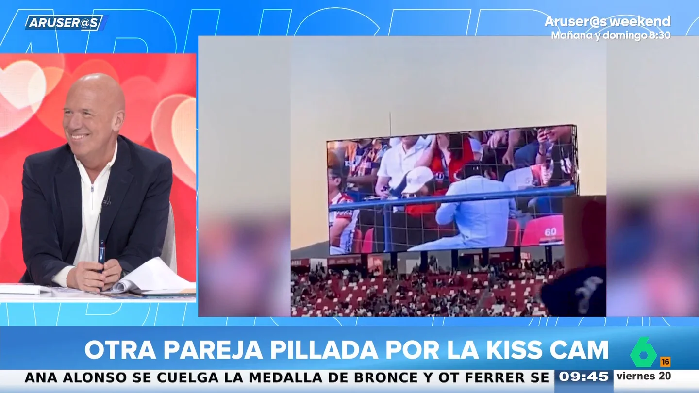 Alfonso Arús comenta la nueva pillada en la 'kiss cam' "a lo Coldplay": "Los reconocen seguro" Alfonso Arús comenta la nueva pillada en la 'kiss cam' "a lo Coldplay": "Los reconocen seguro"