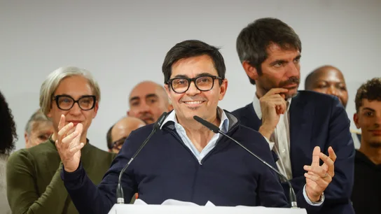 El diputado Gerardo Pisarello, acompañado por Ernest Urtasun y Ada Colau, interviene durante el acto de presentación de su candidatura a las primarias de BComú El diputado Gerardo Pisarello, acompañado por Ernest Urtasun y Ada Colau, interviene durante el acto de presentación de su candidatura a las primarias de BComú