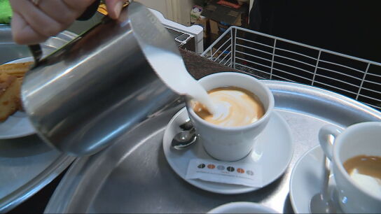 Caf&eacute; con leche