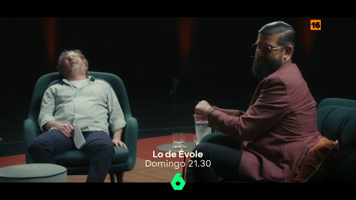 "La foto de España: un montón de andaluces esperando que un catalán se despierte": Manu Sánchez, tras el ataque de cataplexia de Jordi Évole "La foto de España: un montón de andaluces esperando que un catalán se despierte": Manu Sánchez, tras el ataque de cataplexia de Jordi Évole