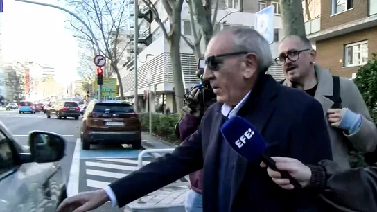 Momento de la salida este jueves de su domicilio en Madrid del exdirector adjunto operativo (DAO) de la Policía Nacional, José Ángel González Jiménez Momento de la salida este jueves de su domicilio en Madrid del exdirector adjunto operativo (DAO) de la Policía Nacional, José Ángel González Jiménez