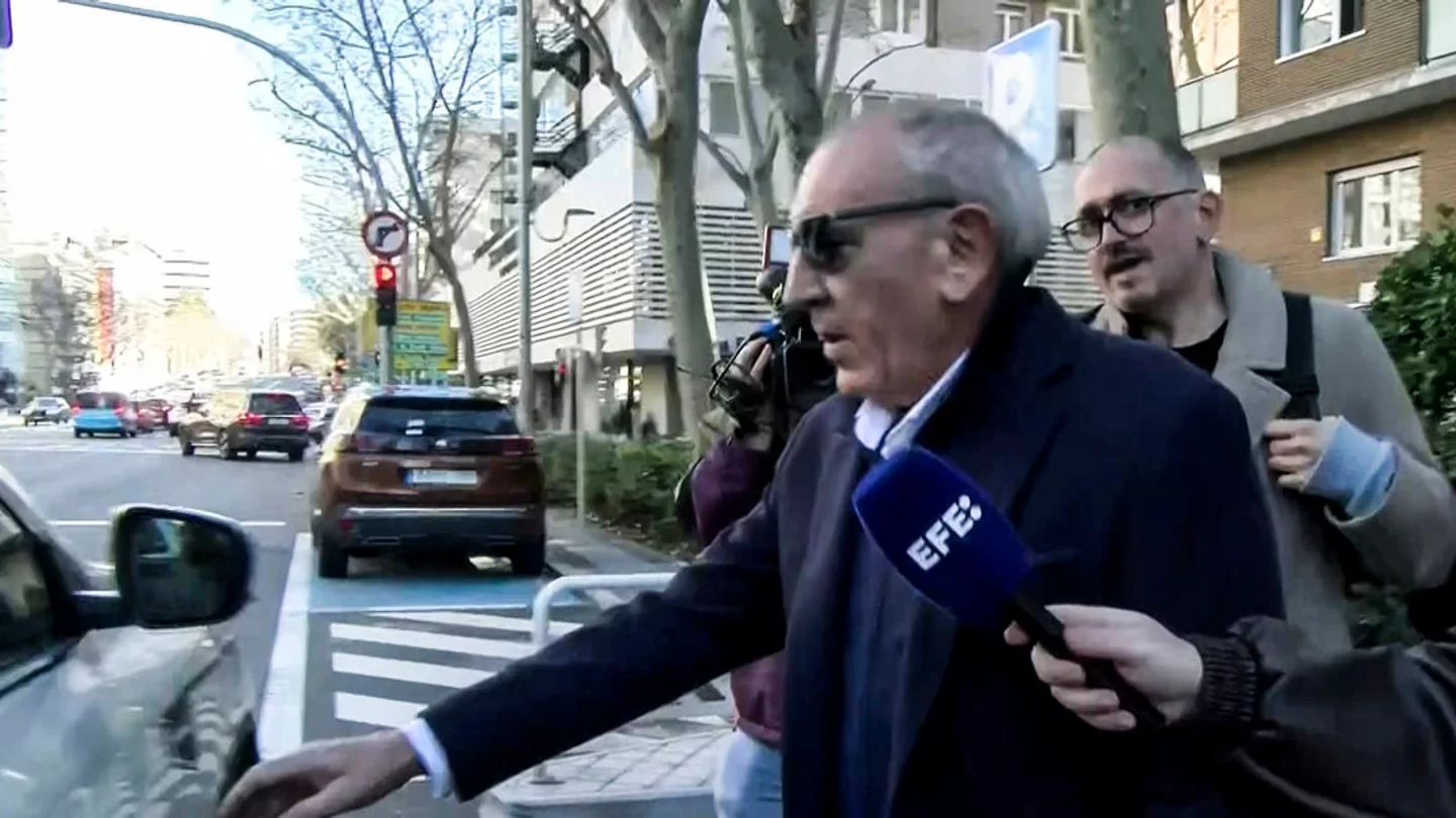 Momento de la salida este jueves de su domicilio en Madrid del exdirector adjunto operativo (DAO) de la Policía Nacional, José Ángel González Jiménez Momento de la salida este jueves de su domicilio en Madrid del exdirector adjunto operativo (DAO) de la Policía Nacional, José Ángel González Jiménez