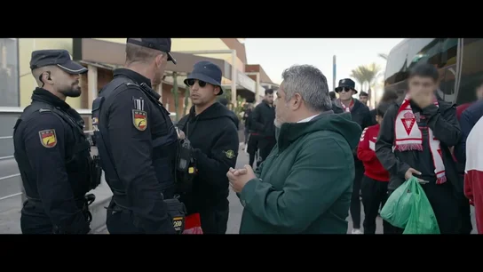 "Somos animadores, ser ultra está muy mal visto": un aficionado del Real Murcia corrige a Jalis de la Serna "Somos animadores, ser ultra está muy mal visto": un aficionado del Real Murcia corrige a Jalis de la Serna
