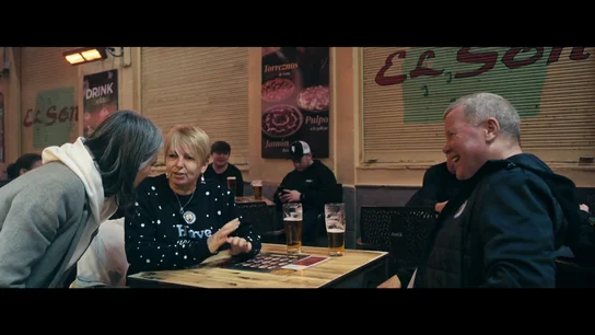 Una familia del Manchester City confiesa lo que se ha gastado para ir al Bernabéu: "1.150 euros por una noche, el City lo es todo" Una familia del Manchester City confiesa lo que se ha gastado para ir al Bernabéu: "1.150 euros por una noche, el City lo es todo"