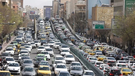 Retenciones en Teherán, Irán, tras los ataques perpetrados por EEUU e Israel. Retenciones en Teherán, Irán, tras los ataques perpetrados por EEUU e Israel.