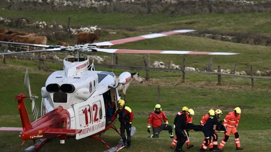 Emergencias durante la tragedia en Santander que ha dejado cinco muertos. Emergencias durante la tragedia en Santander que ha dejado cinco muertos.