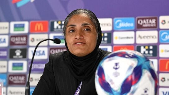 La seleccionadora iraní, Marziyeh Jafari, en la rueda de prensa tras el partido de Irán- Corea del Sur, correspondiente a la Copa de Asia femenina.