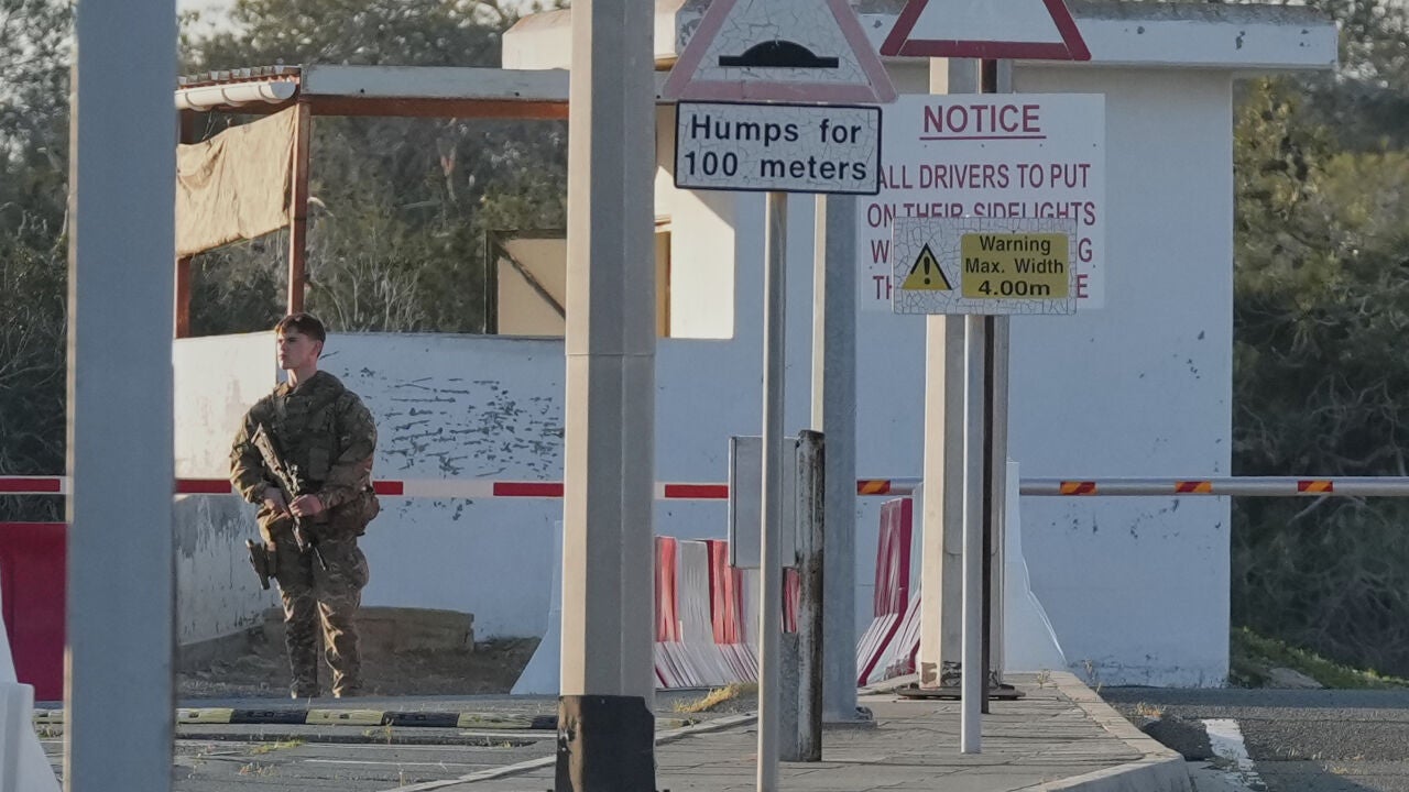 Francia enviará a Chipre sistemas antimisiles y Grecia cuatro cazas tras el ataque de Irán a la base británica