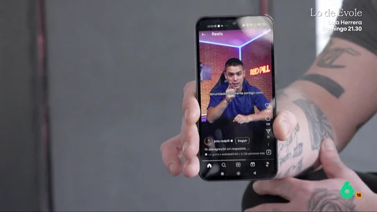 La querella contra 'Red Pill' por hostigar en redes a una mujer que denunció una agresión sexual Una mujer que puso una denuncia por acoso laboral y haber sufrido una agresión sexual en el trabajo, explica en este vídeo cómo 'Red Pill' y su comunidad hicieron público este caso e iniciaron una campaña de "acoso y derribo" contra ella.