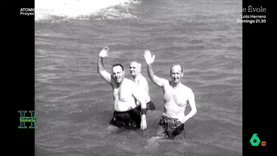 La mujer del embajador de Estados Unidos en Espa&ntilde;a, una de las encargadas del marketing en Europa de Pepsi Cola, les sugiri&oacute; que se ba&ntilde;aran en una de las playas de la zona para demostrar que era seguro. 