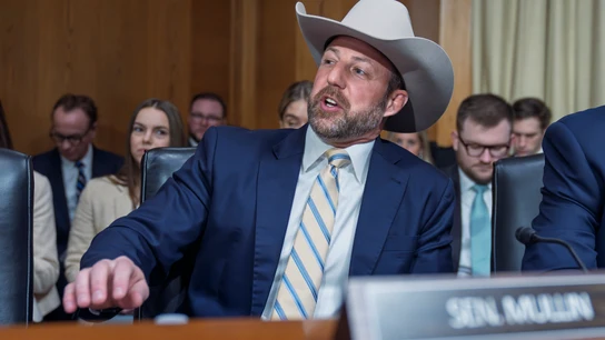 Markwayne Mullin, senador republicano por Oklahoma. Markwayne Mullin, senador republicano por Oklahoma.