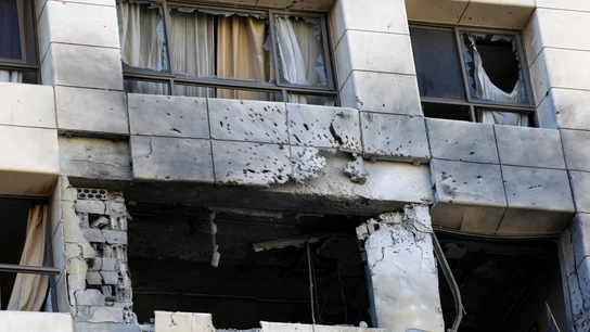 Cuatro muertos en el ataque contra un hotel de Beirut. Cuatro muertos en el ataque contra un hotel de Beirut.