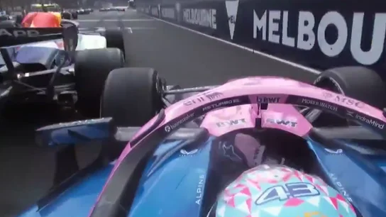 Franco Colapinto esquivando a Liam Lawson en el GP de Australia Franco Colapinto esquivando a Liam Lawson en el GP de Australia