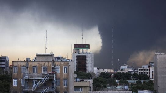 Teher&aacute;n, envuelta en una nube t&oacute;xica