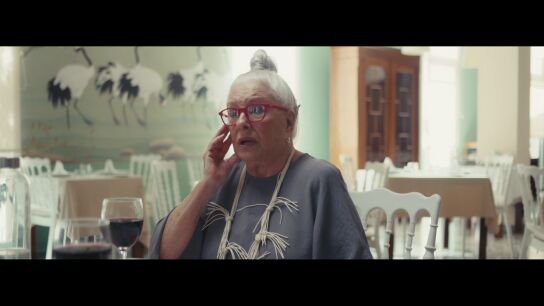 Lola Herrera reconoce que hacerse fotos con los fans le parece "horrible": "No me acostumbro, ahora soy m&aacute;s valiente y digo que no"