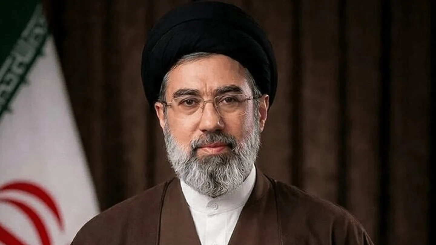 Imagen distribuida por la agencia MEHR que muestra a Mojtaba Jameneí, líder supremo de Irán Imagen distribuida por la agencia MEHR que muestra a Mojtaba Jameneí, líder supremo de Irán