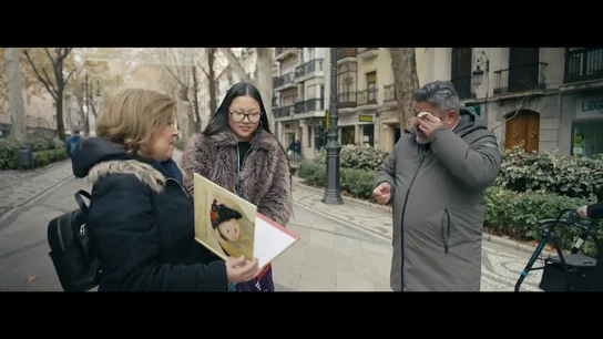 Jalis de la Serna llora al conocer la historia de una joven china que llegó a España siendo un bebé: "Es muy emocionante" Jalis de la Serna llora al conocer la historia de una joven china que llegó a España siendo un bebé: "Es muy emocionante"