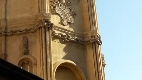 Escudo en la Catedral de Murcia Escudo en la Catedral de Murcia