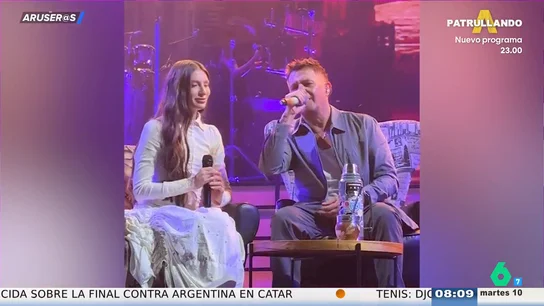 Alejandro Sanz canta con Yami Safdie en directo 'Cuéntame', su nuevo tema común que recuerda a sus primeras canciones Alejandro Sanz canta con Yami Safdie en directo 'Cuéntame', su nuevo tema común que recuerda a sus primeras canciones
